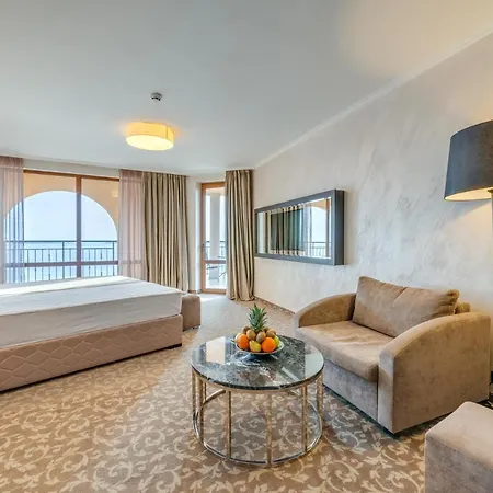 리조트 Grand Sveti Vlas- Seasons Fitness & 5*