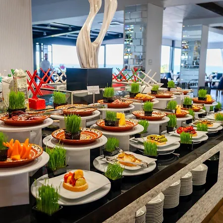 리조트 Grand Sveti Vlas- Seasons Fitness & 5*