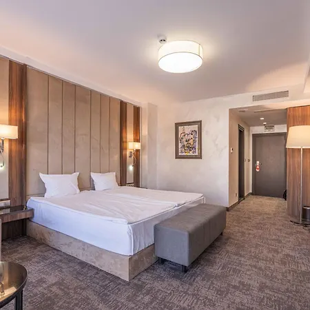 리조트 Grand Sveti Vlas- Seasons Fitness & 5*